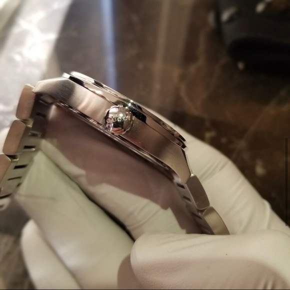 Gucci GG2570 Men’s Watch, 41mm - Picture 4 of 6